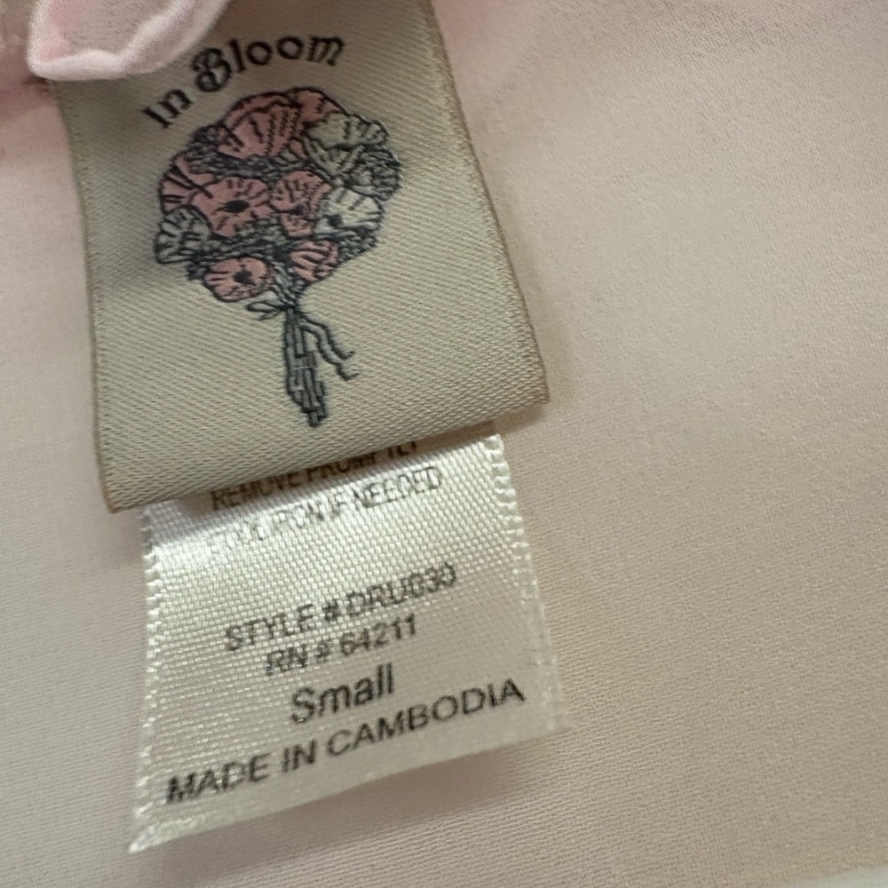 In Bloom - Adorable Sheer Pink Ruffle Robe - Picture 3 of 4